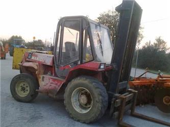 Manitou MC30CP com cabine