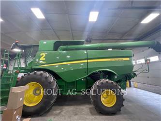 John Deere S780