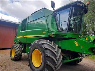 John Deere T 560