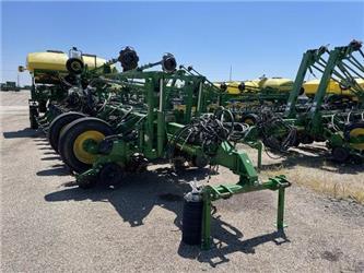 John Deere 1775
