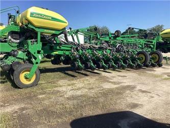 John Deere 1775NT