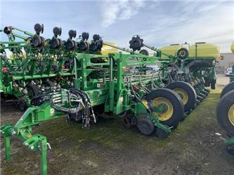 John Deere 1775NT