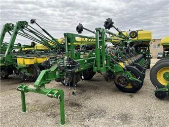 John Deere 1775NT