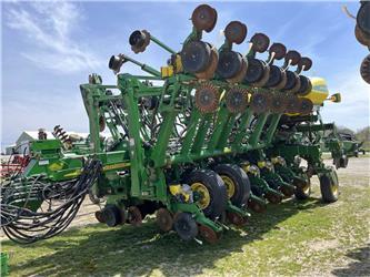 John Deere 1790