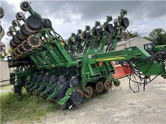 John Deere 1790