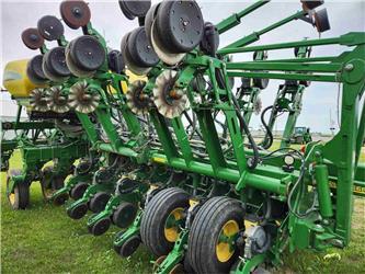John Deere 1790