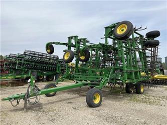 John Deere 2210