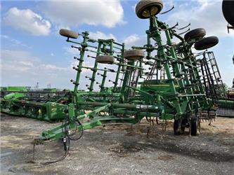 John Deere 2210