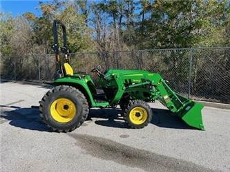 John Deere 3038E