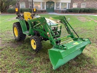 John Deere 3038E