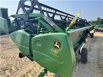 John Deere 635F