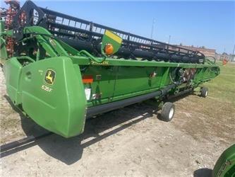 John Deere 635F