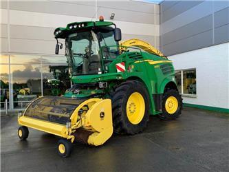 John Deere 8600