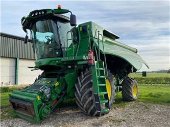 John Deere S680