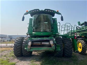 John Deere S680