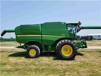 John Deere S680