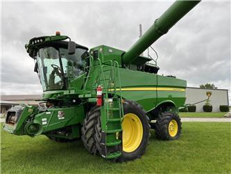 John Deere S770