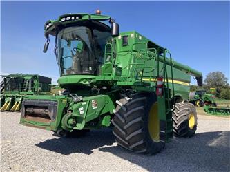John Deere S780