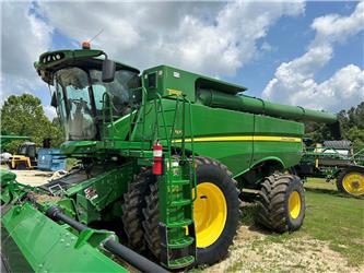 John Deere S780