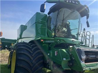 John Deere S780