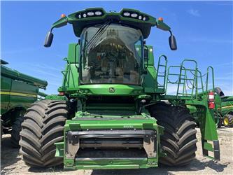 John Deere S780