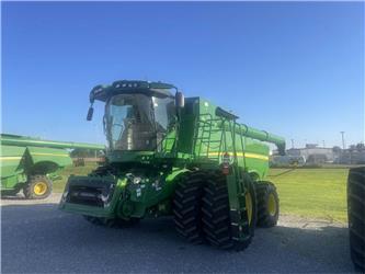 John Deere S780