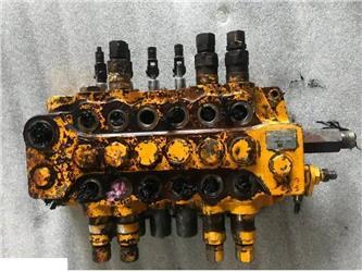 JCB 3cx Rozdzielacz - Tył