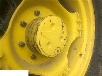 John Deere 6610 - Piasta