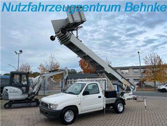 Toyota Hilux/Böcker Möbelaufzug 26m