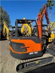 Develon DX42-7