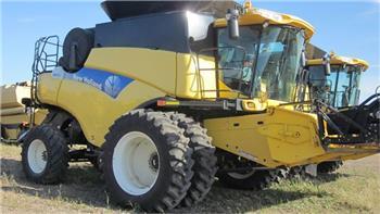 New Holland CR9070