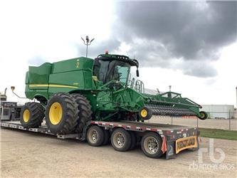 John Deere S690