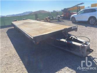 TOWMASTER 34 ft Tri/A