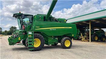 John Deere T 660