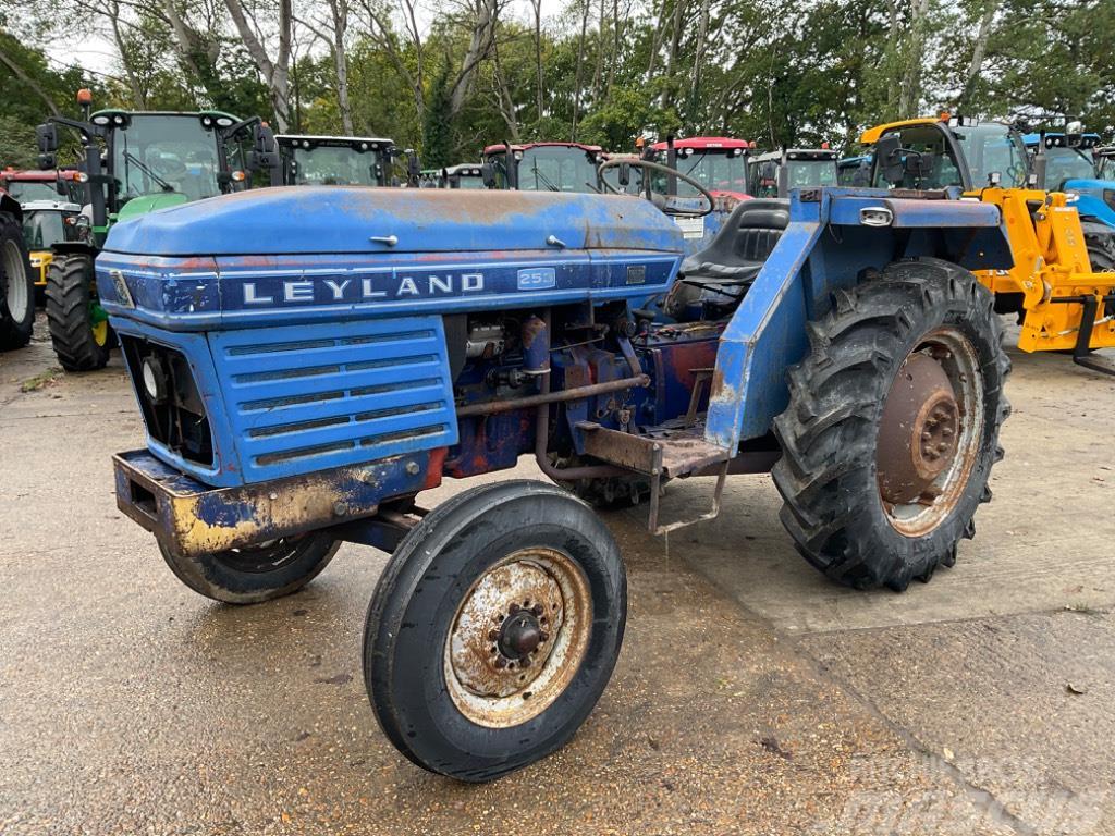 Leyland 253 Tratores Agrícolas usados