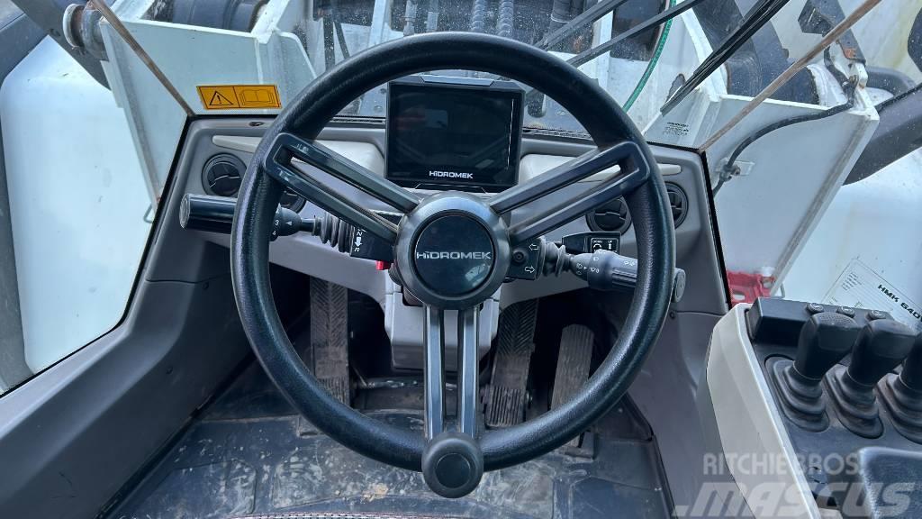 Hidromek HMK 640 WL Dozers Tratores rodas