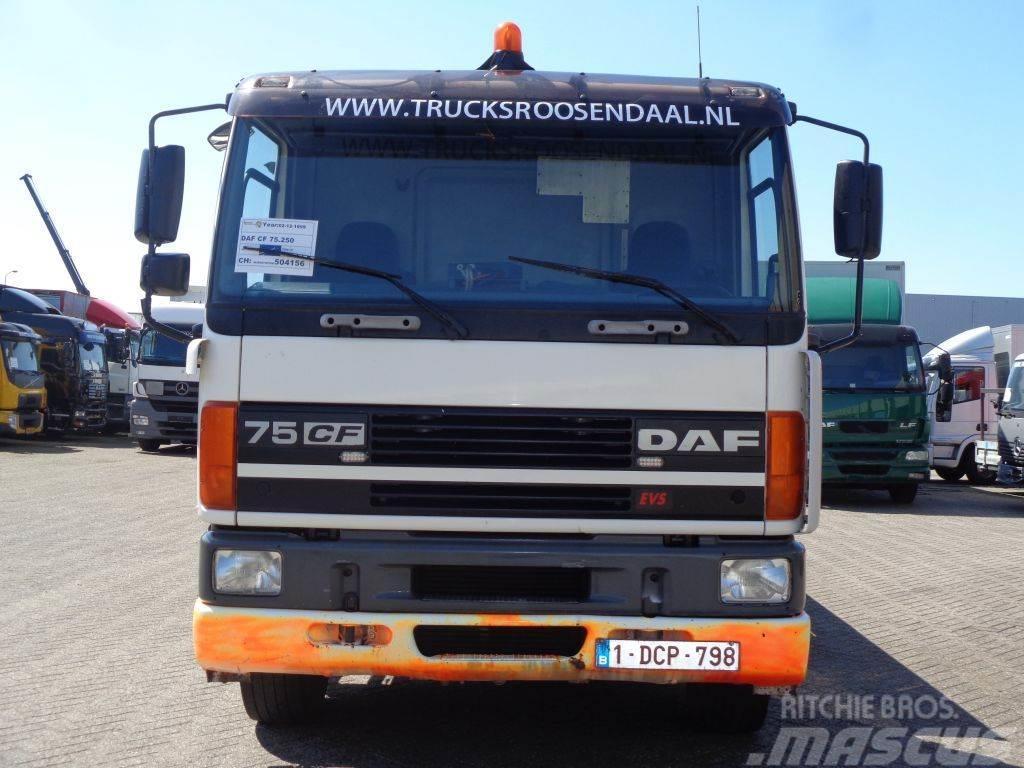 DAF CF 75.250 CF 75.250 + Euro 2 Camiões estrado/caixa aberta