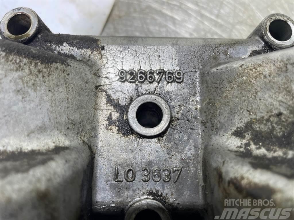 Liebherr L544-9266769-Oil filter bracket/Oelfilterkonsole Motores