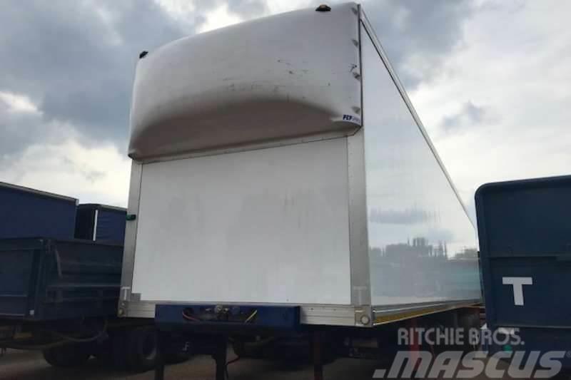  Ice Cold Bodies 2 x Tri axle Fridge trailers with Outros Reboques
