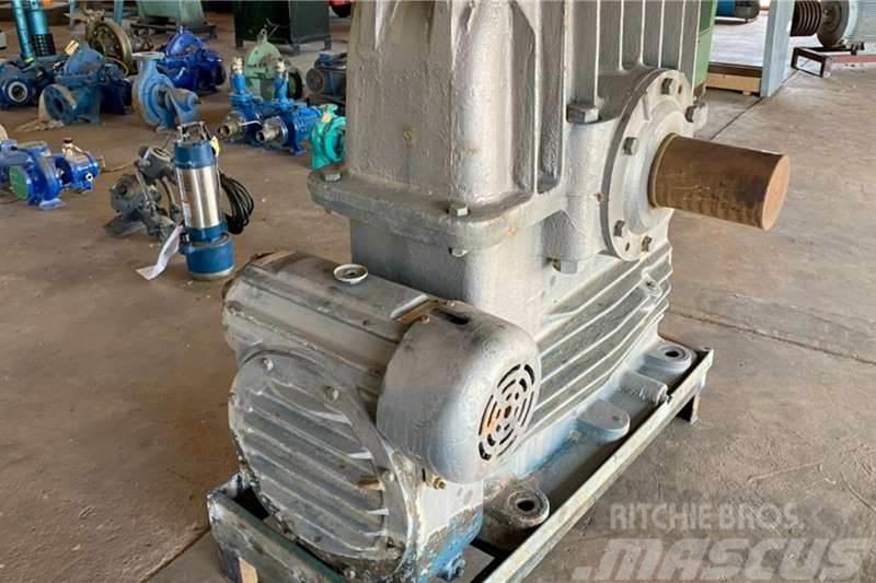  BEW Reduction Gearbox 185 kW Ratio 240.84 to 1 Outros Camiões