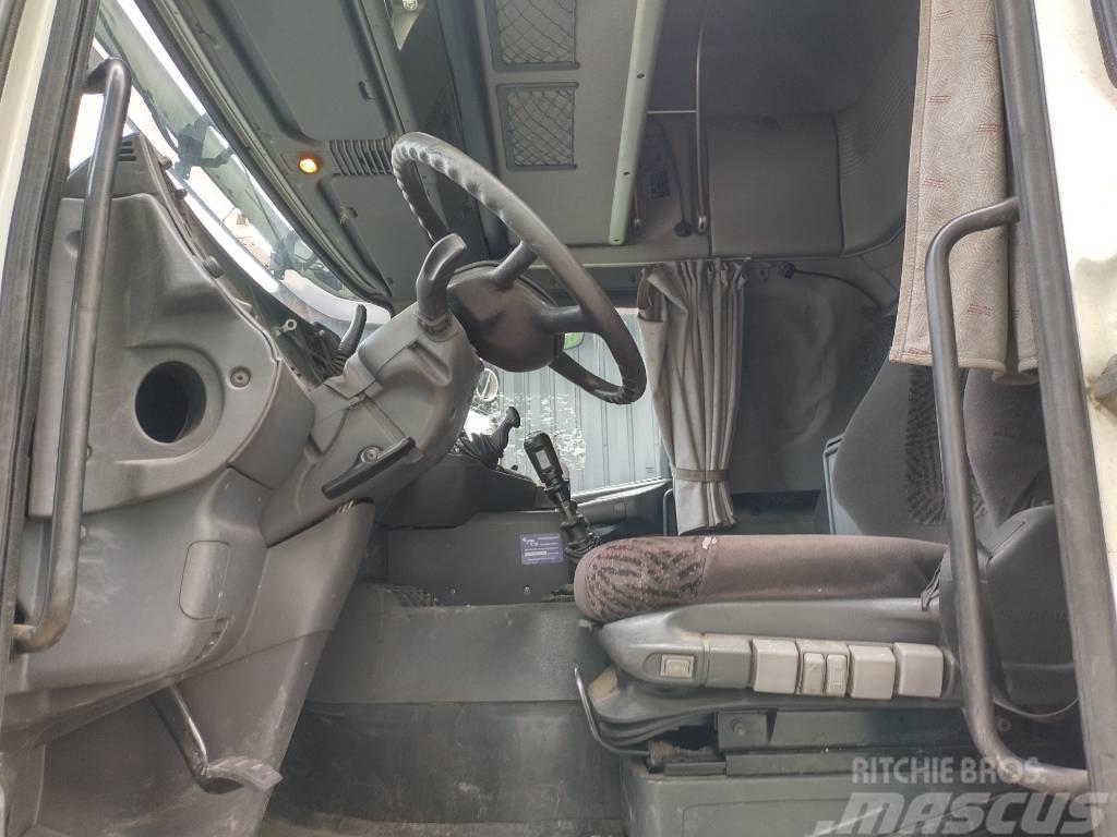 Scania R114 6x2 umpikori, työkoneeksi rekisteröity Camiões de caixa fechada