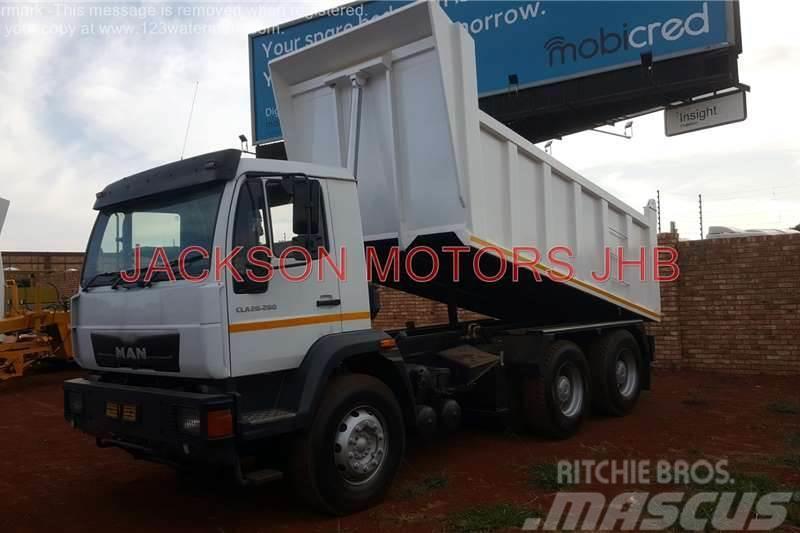 MAN 26-280,6x4 WITH BRAND NEW 10 CUBE TIPPER EQUIPMENT Outros Camiões