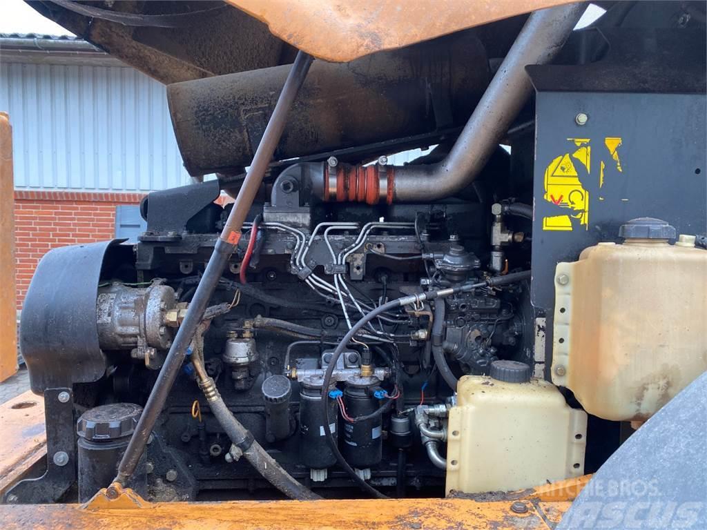 New Holland 688TA/M2 (gangbar) Motores