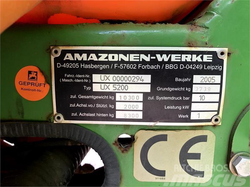 Amazone UX5200 24 meter med bom styring Pulverizadores rebocados