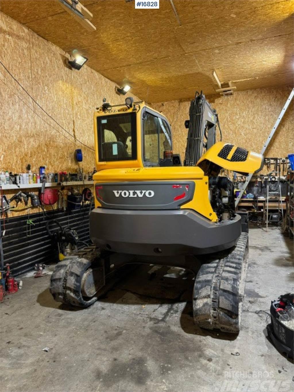 Volvo ECR88D Tracked excavator w/ bucket and tilt Escavadoras de rastos