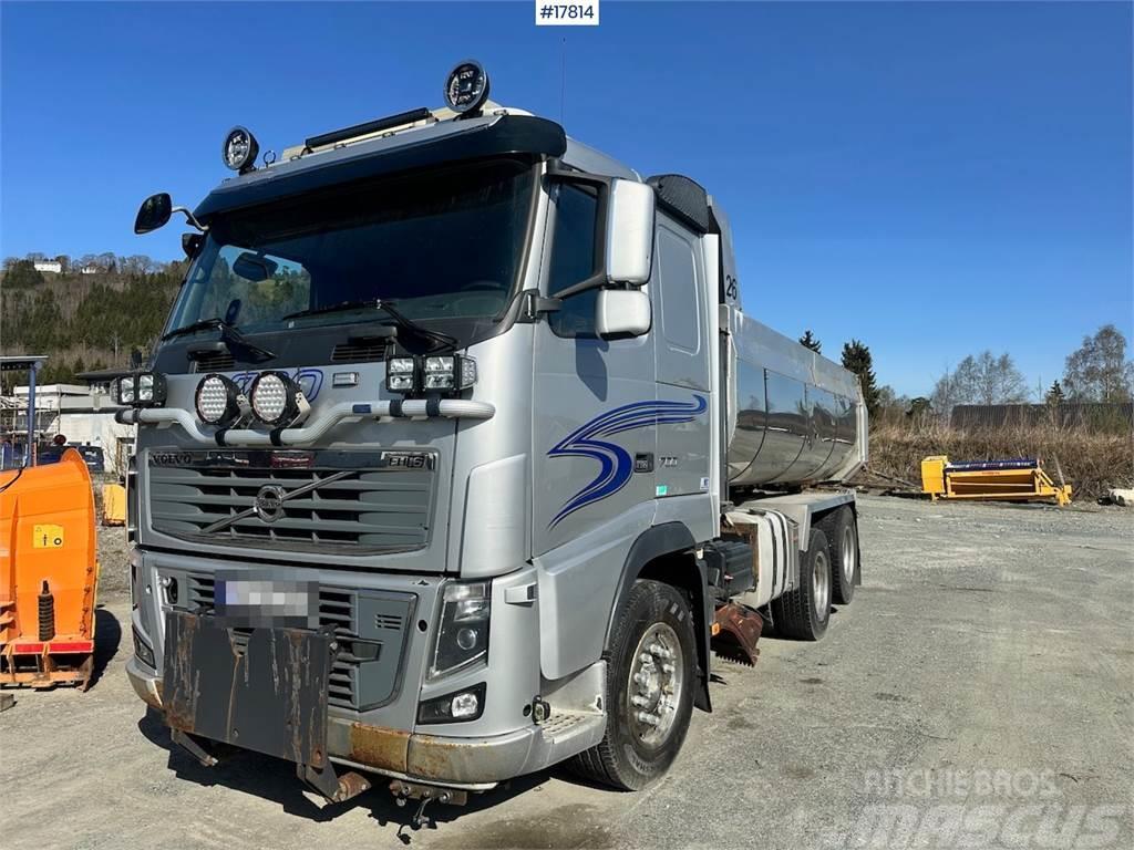 Volvo FH16 700 6x2 Snow rigged Tipper w/ underlying shea Camiões basculantes