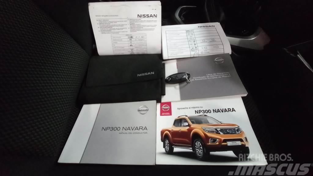 Nissan Navara 2.3dCi Doble Cabina Acenta Carrinhas de caixa fechada