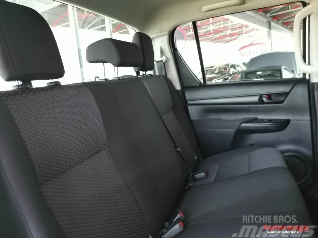 Toyota Hilux Cabina Doble GX Carrinhas de caixa fechada