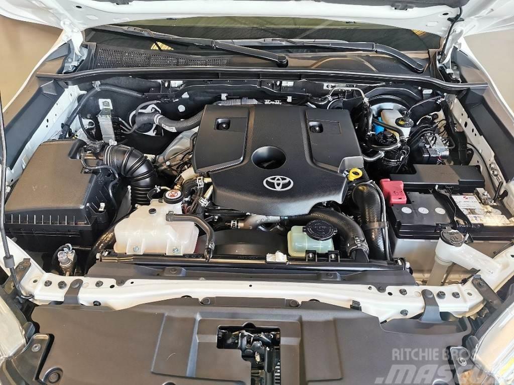 Toyota Hilux Cabina Doble GX Carrinhas de caixa fechada