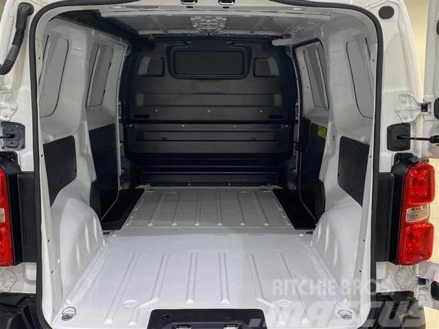 Toyota Proace Van Media 1.5D Business 100 Carrinhas de caixa fechada